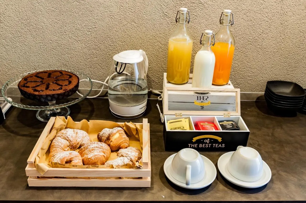 Travel Station Bedandbreakfast Бари